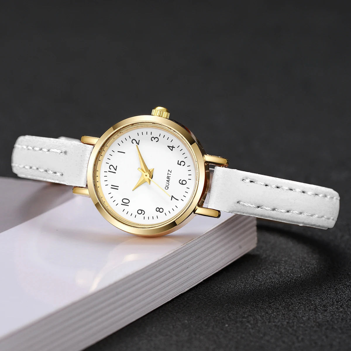 Relógio Feminino Minimalista Pulseira de Couro